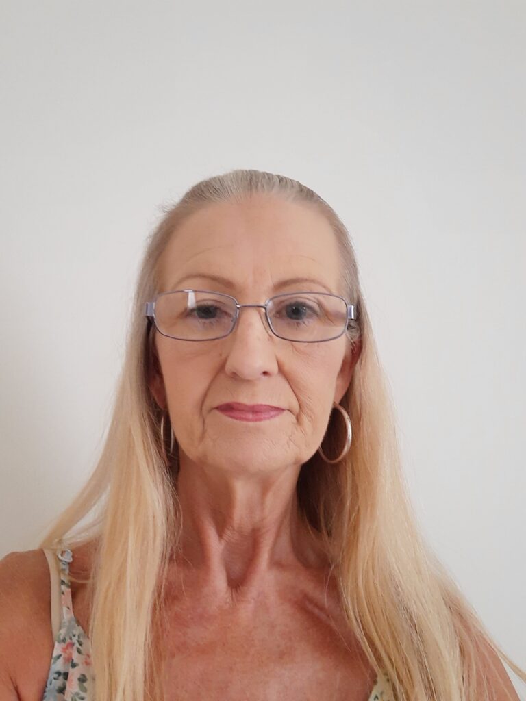 Jacquelin from Luton